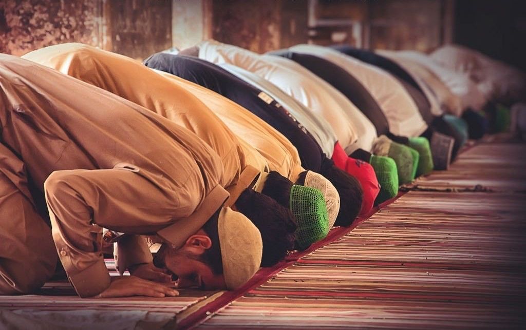 यूपी के इस शहर में शिया समुदाय नहीं मनाएगा ईद, काली पट्टी बांध नमाज करेंगे अदा