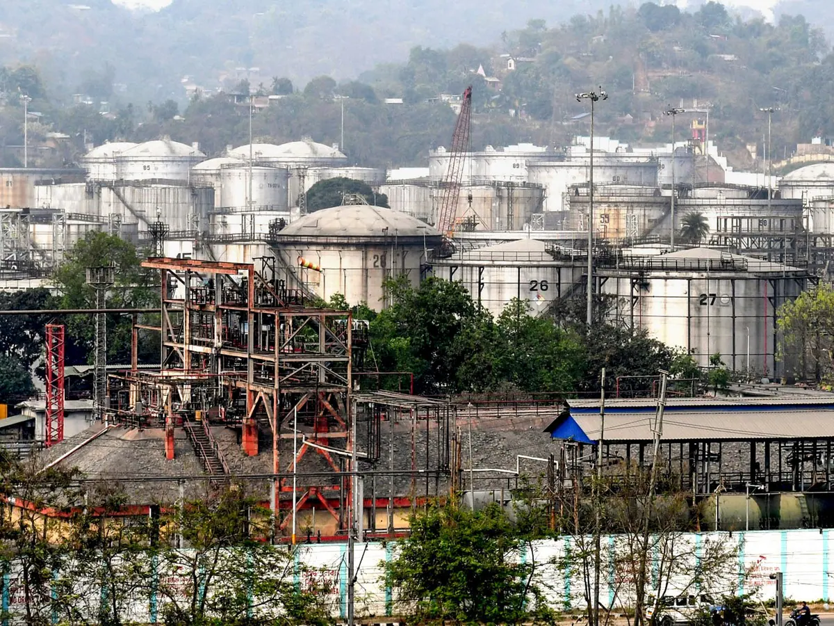 भारत के पास 60 या केवल 18 दिन का बचा पेट्रोल-डीजल? 15% घटा कच्चे तेल का भंडार