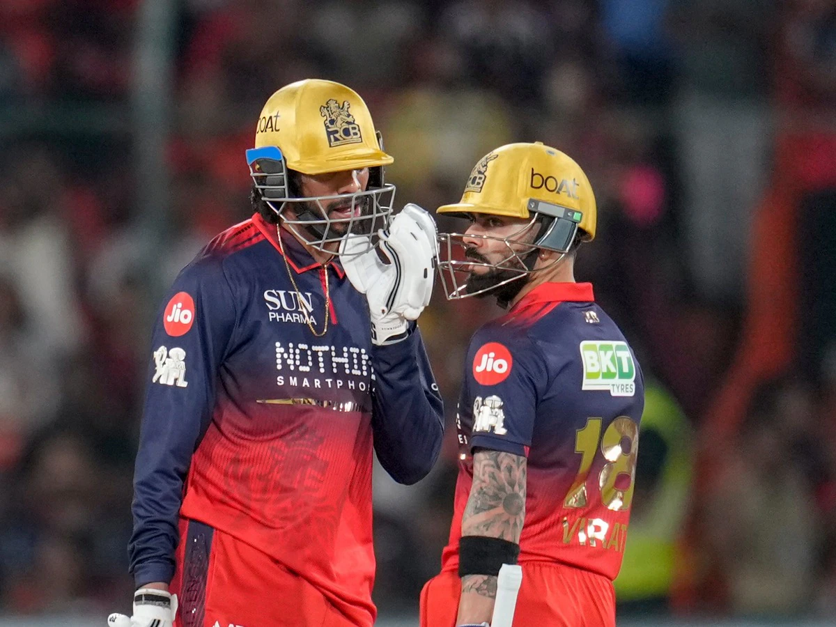 RCB के बल्लेबाजों ने क्यों चुना हार वाला रास्ता? हेड कोच ने बताई अंदर की बात