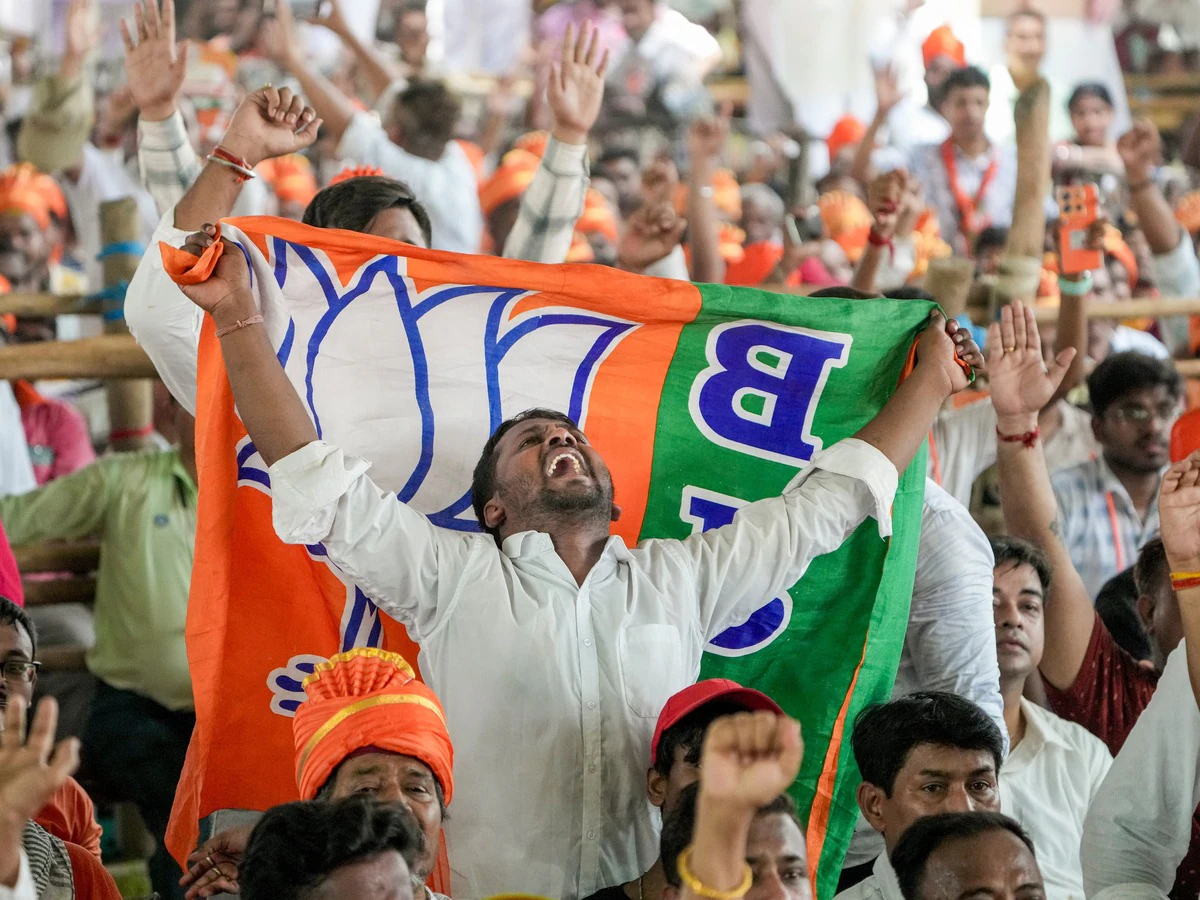 भाजपा को 5 राज्यों के चुनाव के बीच कर्नाटक से गुड न्यूज, हारा उम्मीदवार बना विधायक