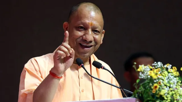योगी सरकार का ‘स्मार्ट पंचायत’ मॉडल, ग्राम सचिवालयों और डिजिटल लाइब्रेरी से आत्मनिर्भर बन रहे यूपी के गांव