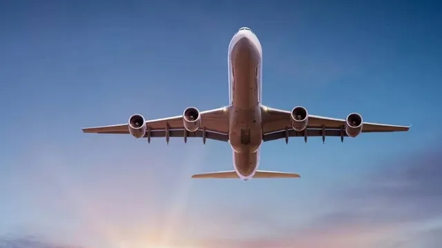लखनऊ के इंटरनेशनल एयरपोर्ट पर पहली बार उतरा चीन का विमान, काठमांडू जा रही थी फ्लाइट