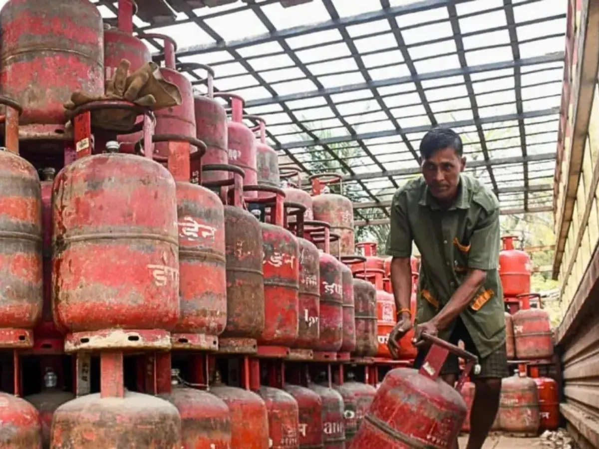 LPG सिलेंडर के दाम पर क्या हुआ फैसला? चेक करें 22 अगस्त की कीमतें