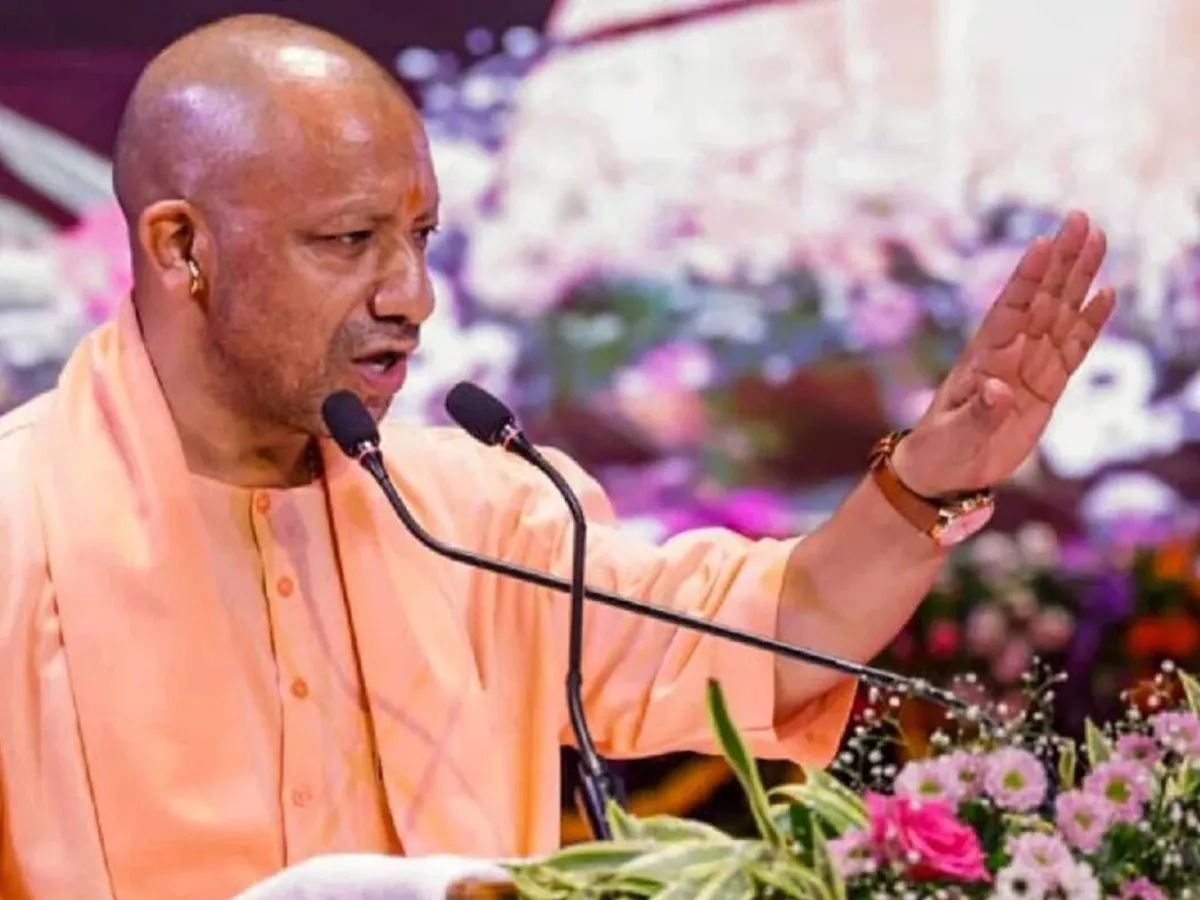 पाप कोई करता, सुनते थे आप, सीएम योगी ने राशन दुकानदारों को दी सौगात, कमीशन बढ़ा