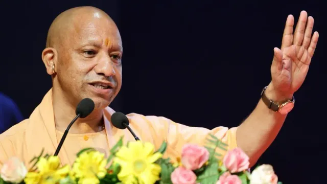 यूपी के 1.77 लाख बूथों पर लाभार्थियों के घर ‘आशीर्वाद का दीया’ जलाएगी भाजपा, सीएम योगी ने दिया कार्यक्रमों का मंत्र